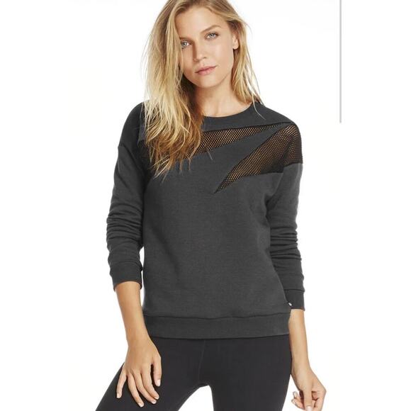 Fabletics Sweaters - Fabletics Vented Women's Black Cropped Athletic Long Sleeve Gym Sweatshirt  L